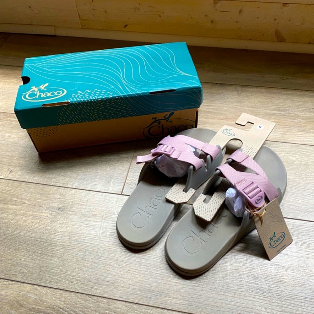 Chacos chillos slides size 9